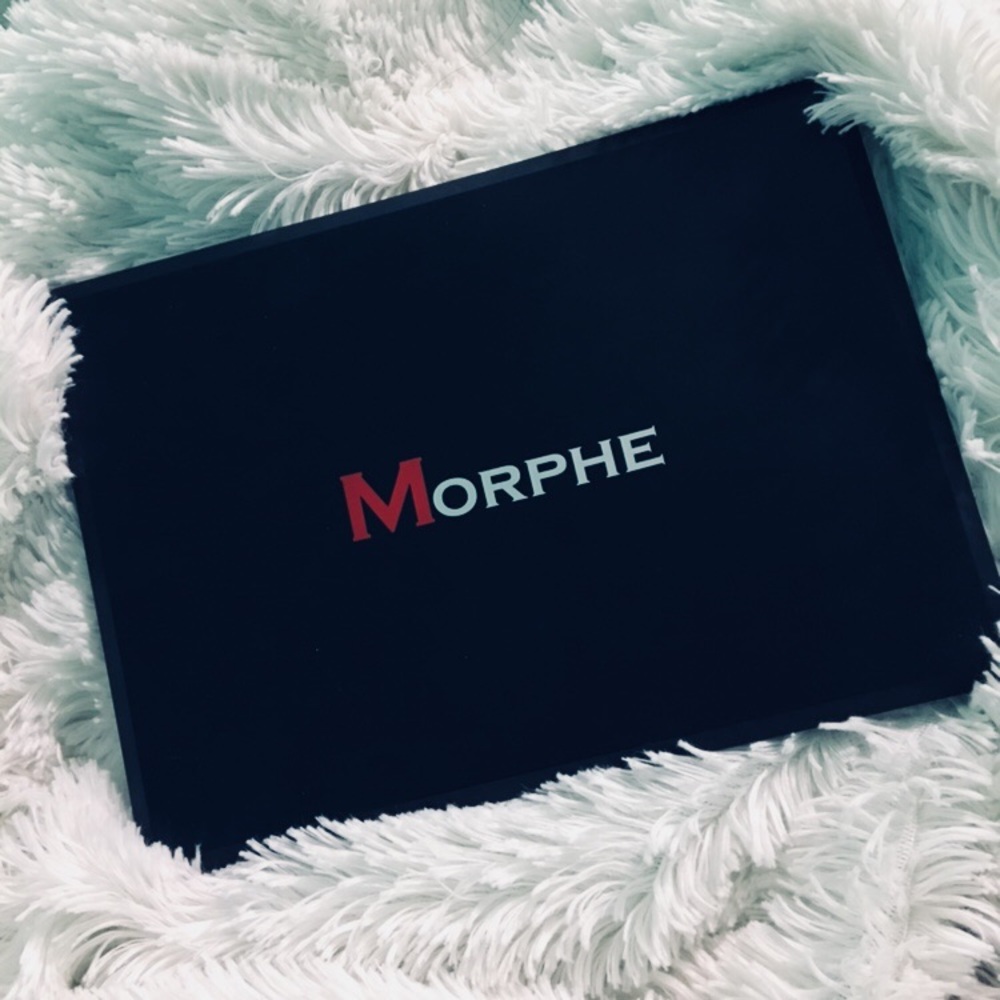 EYESHADOW PALETTE
